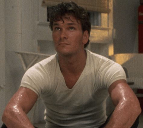 Young Patrick Swayze, Johnny Dirty Dancing, Patrick Swayze Wallpaper, Patrick Swayze Shirtless, Darry Curtis, Patrick Swazey, Patrick Swayze Dirty Dancing, 80s Actors, Rainy Evening