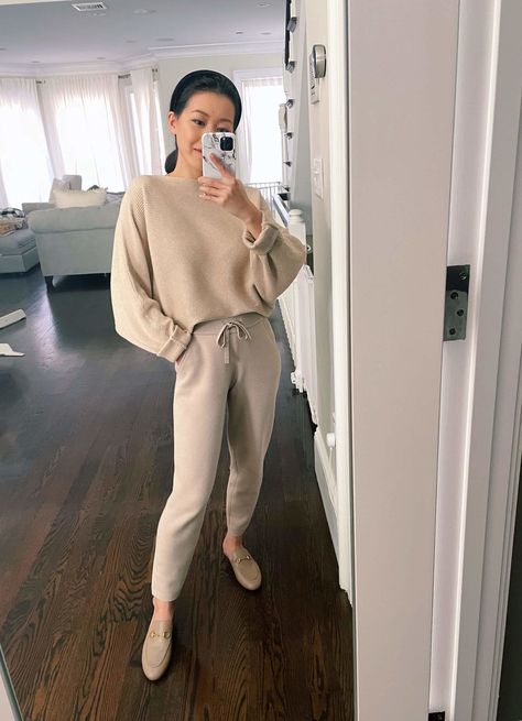 simple and sleek monochromatic athleisure outfit // petite sweater knit joggers & Gucci mud mules Extra Petite Blog, Mules Outfit, Outfit Petite, Wfh Outfits, Petite Sweater, Gucci Princetown, Work From Home Outfit, Knit Joggers, Extra Petite