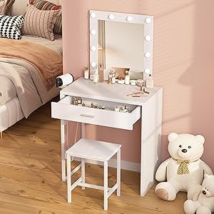 Cute Small Vanity Ideas, Kids Vanity Ideas, Teen Vanity Ideas, Tiny Vanity Ideas, Make Up Table Ideas, Small Vanity Ideas, Small Vanity Ideas Bedroom, Vanity With Mirror And Lights, Kids Makeup Vanity