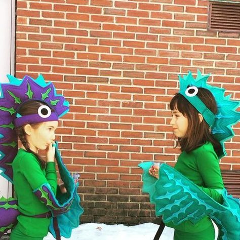 Tree + Vine Costumes on Instagram: "Let’s talk seahorses, are you a fan? I am 🙋🏻‍♀️ .
.
#seahorse #seahorsecostume #madeinusa #recycledplastic #recycledart #etsy #etsysuccess #shopsmall #childhoodunplugged #creativekids #maine #mainemade #treeandvine" Diy Seahorse Costume, Vine Costumes, Diy Seahorse, Seahorse Costume, Under The Sea Costumes, Sea Costume, Etsy Success, Seahorses, Recycled Art