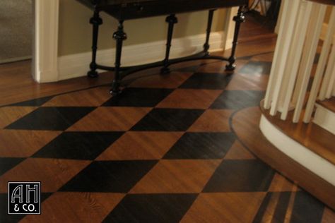 SOUTH ORANGE DIAMOND HARLEQUIN EBONY & WALNUT GLAZED WOOD FLOOR ENTRYWAY Stenciled Floors, Staining Wood Floors, Foyer Flooring, Painted Wood Floors, Primitive Living Room, Entryway Flooring, Floor Painting, Wooden Living Room, Checkerboard Floor