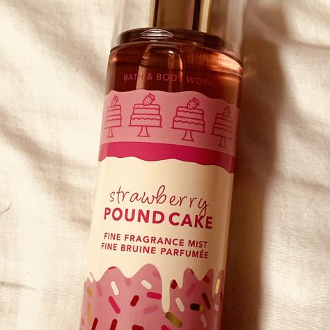 Body Scents, Feminine Urge, Bath N Body Works, Pound Cake With Strawberries, Bath And Body Work, Girl Things, Body Care Routine, Fragrance Mist, Care Routine