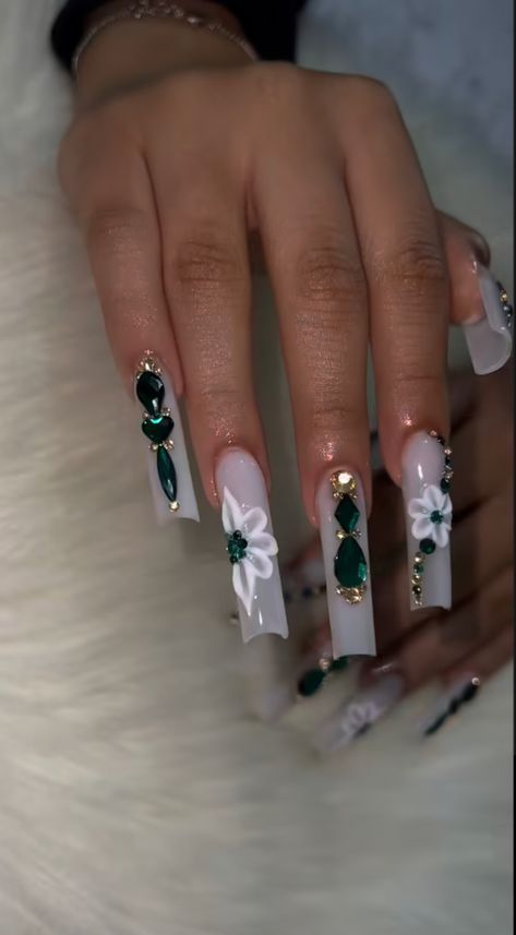 Quinceañera Nails, Initial Acrylic, Quince Stuff, Quinceanera Nails, Quinceañera Ideas, Long Acrylic Nail Designs, Quince Ideas, Green Nail, Girly Acrylic Nails