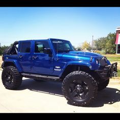 Hydro Blue Jeep Wrangler, Blue Jeep Wrangler, Badass Jeep, Blue Jeep, Super Images, Hors Route, Electrical Diagram, Jeep Cj7, Lifted Jeep