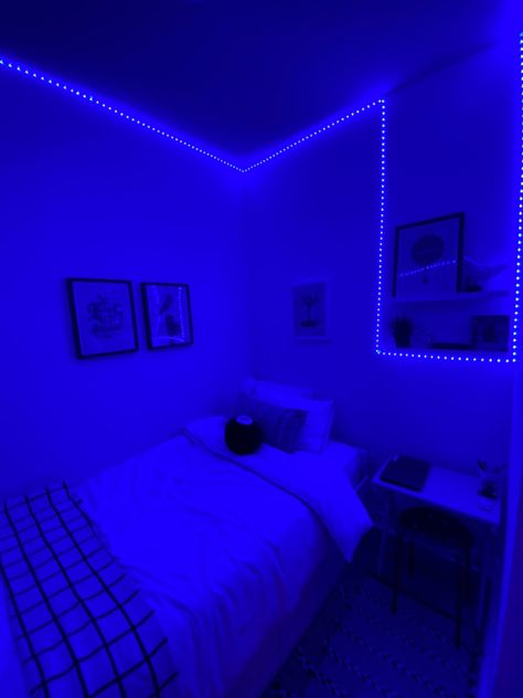 Guys Room Aesthetic Led Lights, Led Lights Bedroom Aesthetic Boys, Aesthetic Boys Bedroom, Room Ideas Led Lights, Led Lights Bedroom Aesthetic, Guy Dorm, Guy Dorm Rooms, Guys Room Aesthetic, Vibey Room