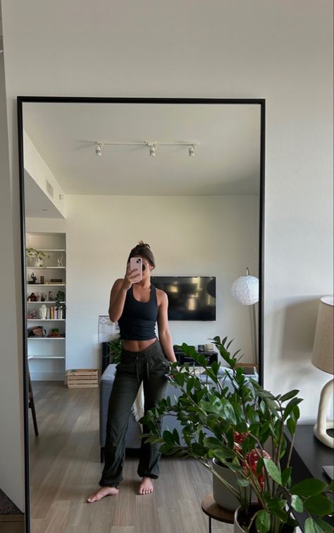 Dance Studio Mid-rise Full Length Pant, Lululemon Dance Studio Pants Outfit Aesthetic, Lulu Lemon Pants Outfit, Black Lululemon Joggers Outfit, Dance Studio Lululemon Outfit, How To Style Dance Studio Pants, Comfy Dance Outfits, Dance Teacher Aesthetic Outfit, Lulu Lemon Dance Studio Pants