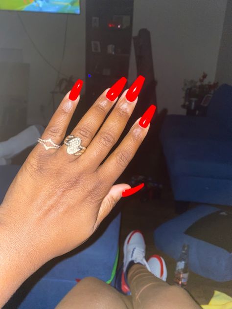 2000s Nails Acrylic Red, Plain Red Acrylic Nails Coffin, Red Nails For Black Women, Nails 2023 Trends Red, Red Nails Coffin Medium, Black Women Red Nails, Red Nails Brown Skin, Red Nails 2023, Red Nails On Black Women