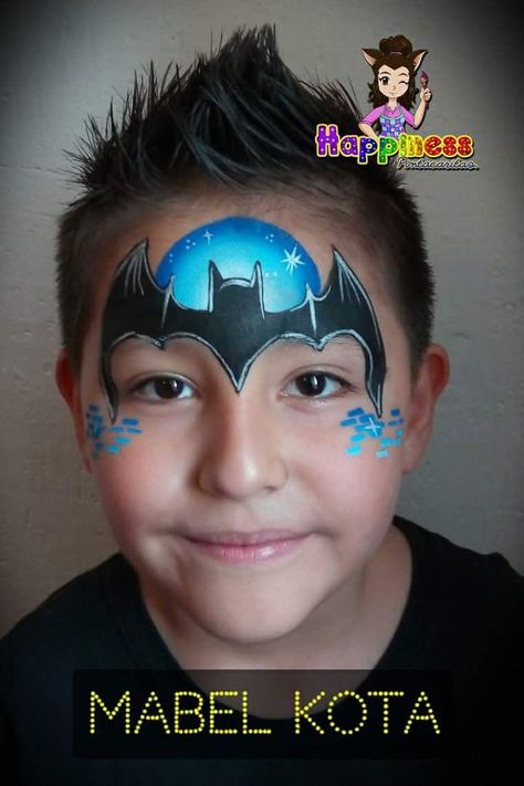 Batman, face painting, maquillaje para niños, yo soy Batman. https://www.facebook.com/happinesspintacaritas/ Batman Face Paint, Superhero Face Painting, Batman Face, Face Painting Supplies, Mask Face Paint, Face Painting Tips, Face Painting For Boys, Glitter Bar, Easter Crafts Preschool