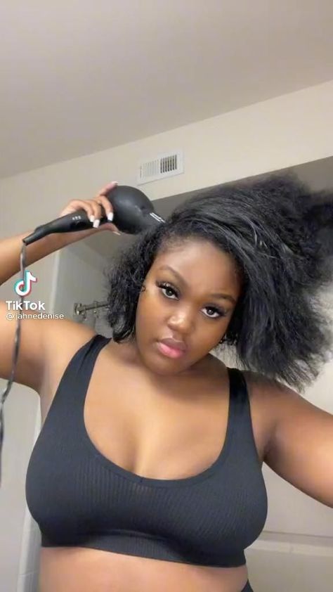 Cabello Afro Natural, Pressed Natural Hair, Flat Iron Hair, Silk Press Natural Hair, Twisted Hair, Iron Hair, Flat Iron Hair Styles, Natural Hair Styles Easy, Hair Ponytail Styles