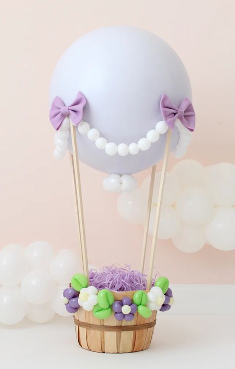 DIY Easter Hot Air Balloon Basket — The Creative Heart Studio Balloon Decor Ideas, Hot Air Balloon Basket, Selfie Spot, Tulle Balloons, Balloon Walls, Diy Hot Air Balloons, Cat Themed Parties, Ice Cream Party Theme, Balloon Basket