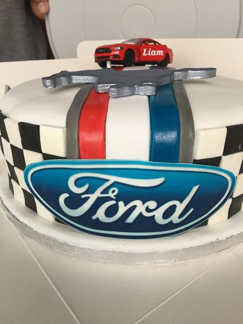 Mustang themed birthday cake Mustang Theme Party, Mustang Party Decorations, Ford Mustang Birthday Party Ideas, Ford Mustang Cakes For Men, Ford Mustang Cake, Mustang Cake, Boys 18th Birthday Cake, Birthday Leo, Cars Birthday Cake