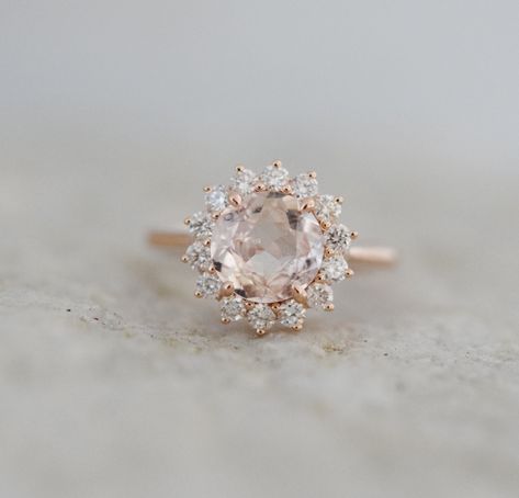 Round Sapphire Ring, Peach Champagne Sapphire, Champagne Sapphire, Peach Sapphire Rings, Peach Morganite Ring, Sapphire Halo Ring, Peach Sapphire Engagement Ring, Gold Ring Engagement, Peach Sapphire