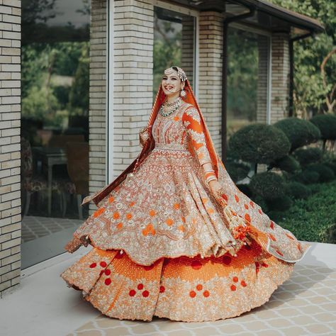 Lehenga Colors, Wedding Suits For Bride, Beautiful Lehenga, Bride Suit, Sikh Bride, Latest Bridal Lehenga, Wedding Lehenga Designs, Punjabi Bride, Latest Bridal Dresses