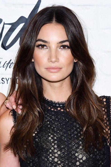 18 Celebrity Balayage Hair Colors - Best Balayage Highlights for Summer 2017 Lily Aldridge Hair, Hair Color Ideas For Brunettes Balayage, Lily Aldridge, Super Hair, Long Brown Hair, Trendy Hair Color, Balayage Brunette, Female Celebrities, Ombre Hair Color