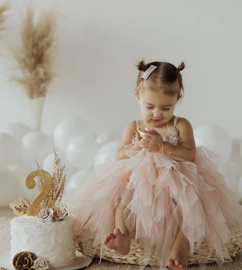 Second Birthday Photos, Carlin Bates, 2nd Birthday Pictures, Duggar Wedding, 2nd Birthday Photos, Baby Birthday Photoshoot, 2nd Birthday Party For Girl, Photoshoot Backdrops, 1st Birthday Pictures