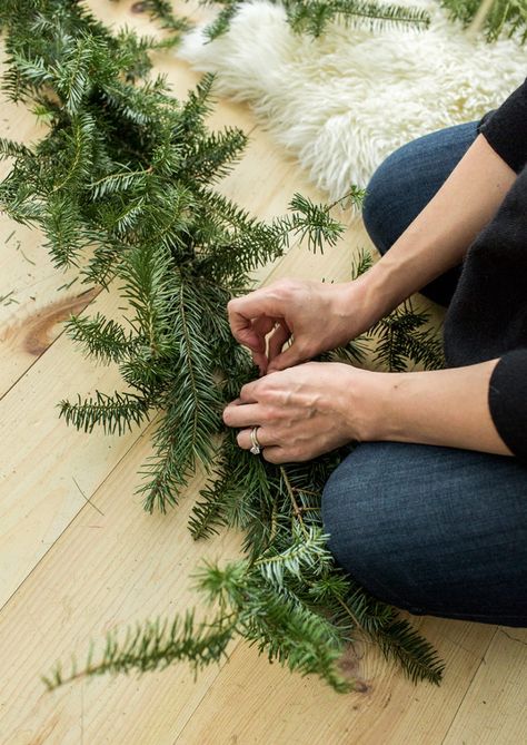 Holiday DIY: Foraged Evergreen Garland | Fresh Exchange How To Make Garland With Real Greenery, Real Christmas Garland, Xmas Minimalist, Fresh Christmas Garland, Evergreen Garland, Fresh Garlands, Christmas Tree Lots, Diy Christmas Garland, Christmas Decorations Easy