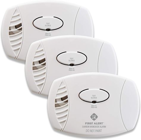 FIRST ALERT Plug-In Carbon Monoxide Detector with Battery Backup, 3-Pack, CO605 9 Volt Battery, Carbon Monoxide Detector, Carbon Monoxide, Power Failure, Battery Lights, Power Outage, Battery Backup, Wallpapers Iphone, Fire Safety