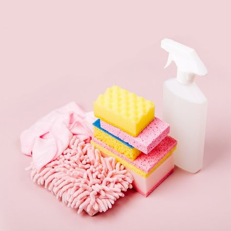 Cleaning Business Asthetic, Apartment Cleaning Hacks, Cleaning Packaging, Clean Apartment, House Organization, Easy Cleaning Hacks, Apartment Cleaning, Accessories Pink, Cleaning Business