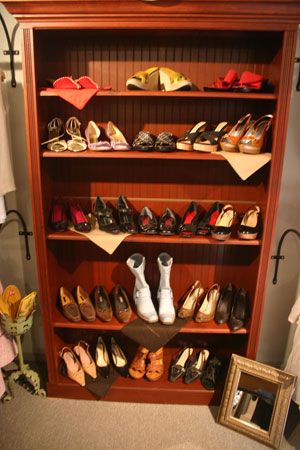 Too Good to be Threw talks about enticing ways to present shoes photographically, and still show the range of styles and selection Are You Bored, Display Furniture, Resale Shops, Shop Decor, Shoe Display, Booth Ideas, Store Displays, Shoe Show, Thrift Shopping