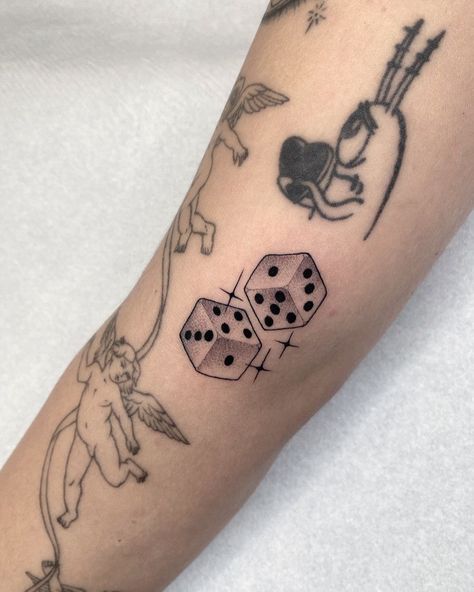 Dice 13 Tattoo, American Traditional Dice Tattoo, Cherry Dice Tattoo, Fuzzy Dice Tattoo, Dice Tattoo Stencil, Small Dice Tattoo, Heart Dice Tattoo, Dice Tattoo Ideas, Nala Tattoo