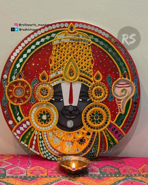 ✨ After a week of meticulous effort and dedication, I am thrilled to present my Lippan artwork of Lord Balaji. This piece is a true labor of love, featuring intricate clay work, sparkling mirrors, and delicate stone details. Every element has been crafted with utmost care to capture the divine essence of Lord Balaji. ✨ ॐ नमो वेंकटेशाय (Om Namo Venkatesaya) May this artwork bring peace, blessings, and beauty to all who see it. 🌟 ❌Do Not Copy without permission🚫 ❇️If you are recreating my ar... Wall Krishna Painting, Balaji Lippan Art, Jagannath Ji Lippan Art, Lippan Art Of God, Shiv Lippan Art, Lippan Art God, Jagannath Lippan Art, Bottle Lippan Art, Copy Decoration Ideas