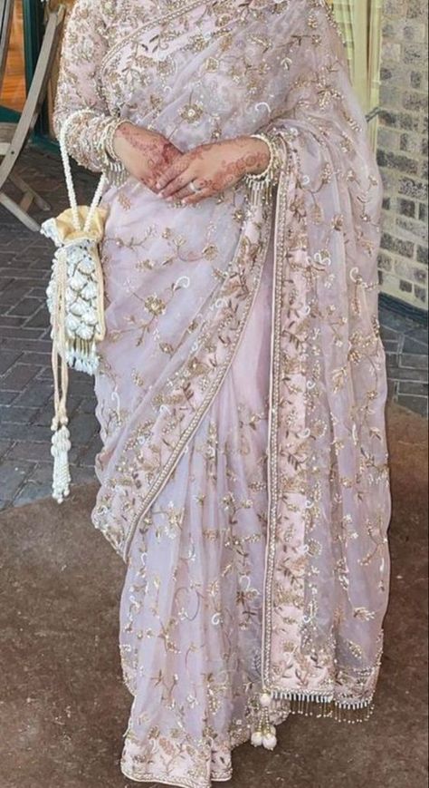 Desi Bridesmaids Outfits, Latest Saree Design, Asian Attire, Desi Attire, Desi Dress, Wedding Fits, Asian Dresses, Sari Design, Desi Wedding Dresses