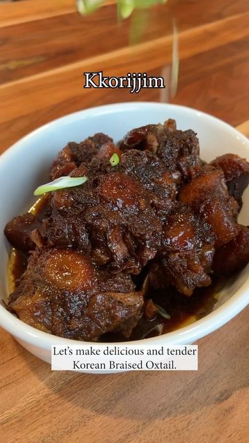 Jasmine Belle Pak on Instagram: "Kkorijjim: Korean Braised Oxtail. This dish takes a bit of tlc to get perfect, but it’s worth it! The meat is so tender, falls right off the bone, and braised in that delicious sauce… my goodness. You’ll want leftovers, but good luck trying to restrain yourself. That bowl’s gonna be empty by the end of the meal 😋 Full recipe can be found on jasminepak.com 🍴 (Directions for stove top available)" Oxtail Cheesesteak Recipe, Korean Braised Oxtail, Chinese Oxtail Stew, Korean Oxtail, Korean Oxtail Soup, Kare Kare Recipe Philippines Oxtail Stew, Braised Oxtail, Oxtail Recipes, Korean Dishes