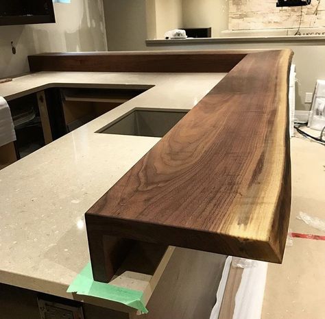 Live Edge Kitchen, Live Edge Bar Top, Live Edge Bar, Woodworking Jig Plans, Diy Wood Work, Bar Tops, Wood Projects That Sell, Woodworking Joints, Woodworking Table