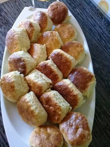 Amasi scones Amasi Scones Recipe, Ultramel Custard Scones, South African Desserts, Carrot Banana Cake, African Dessert, Cake Roll Recipes, Biscuit Bread, Sponge Cake Recipes, Tasty Baking