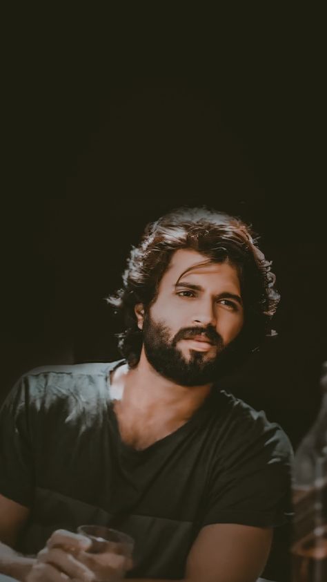 𝗔𝗿𝗷𝘂𝗻 𝗿𝗲𝗱𝗱𝘆 𝗺𝗼𝘃𝗶𝗲 𝗶𝗺𝗮𝗴𝗲𝘀 New Love Pic, Lyrics Photo, Arjun Reddy, Life Drawing Pose, Movie Collage, Song Images, Funny Dp, Vijay Devarakonda, Dj Images