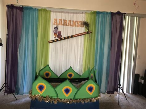 Cradle cermony with krishna theme Krishna Theme Decoration At Home, Krishna Theme Decoration, Ganpati Backdrop, Cradle Decoration, Indian Baby Shower Decorations, Chaturthi Decoration, Naming Ceremony Decoration, Mandir Decoration, Indian Baby Showers