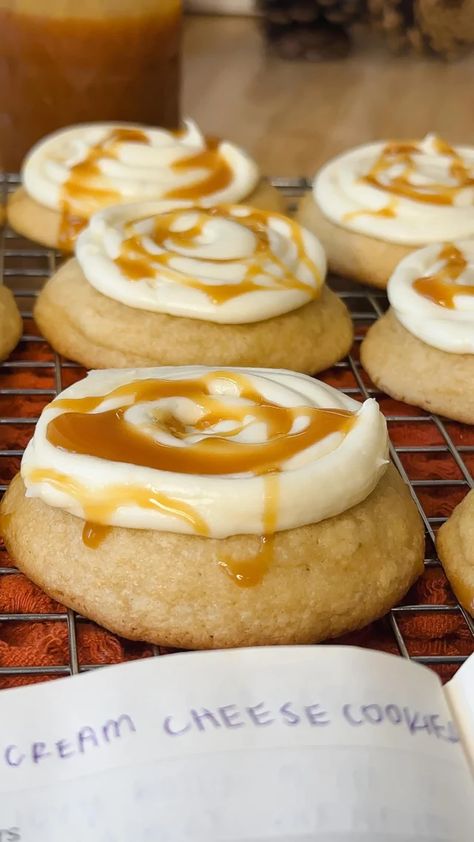 Salted Caramel Cream Cheese Cookies Recipe - Munchies By Mallory Buttery Cookie, Cream Cheese Cookie Recipe, Cheesecake Frosting, Salted Caramel Cookies, Salted Caramel Cheesecake, Ultimate Cookies, Caramel Cream, Caramel Creams, Cheese Cookies