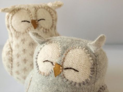 Stuffed Owl Patterns Free Printables, Diy Sy, Owl Crafts, Nature Table, Cute Owl, Felting Projects, Softies, Felt Crafts, Pin Cushions