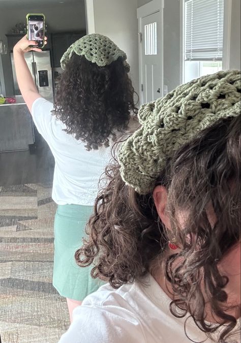 Crochet bandana #crochet #curlyhair #curlyhairstyles #curlyhairideas #bandana Bandana Crochet, Crochet Bandana, Curly Hair Styles Easy, Curly Hairstyle, Curly Hair, Curly Hair Styles, Hair Styles, Crochet, Hair