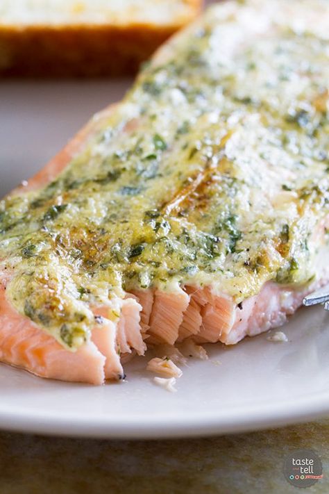 Almond Crusted Salmon - Taste and Tell Moist Salmon, Taste And Tell, Salmon In Foil, Garlic Butter Salmon, Butter Salmon, Crusted Salmon, Salmon Dinner, Baked Salmon Recipes, Salmon Dishes