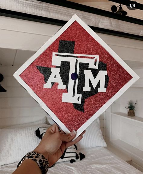 Big Time Rush Graduation Cap, A&m Graduation Cap, Graduation Cap Ideas College, Grad Cookies, Graduate Cap, Topper Floral, Cap Graduation, Gig Em Aggies, College Graduation Cap Decoration