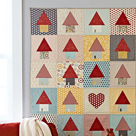 Stitch up a fast-to-fuse throw featuring house and heart appliqués using 10-inch precut squares and fat quarters. Diy Drapes, Applique Projects, Christmas Quilting Projects, Applique Wall Hanging, Quilting Digest, Cute Little Houses, House Quilts, Machine Applique, Wall Quilts