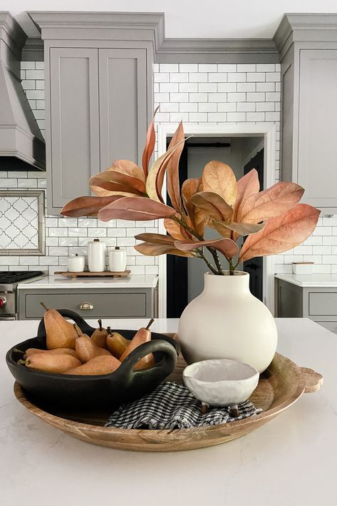 Shelf Table Decor, Fall Transitional Decor, Magnolia Decor Ideas Kitchen, Black And Brown Fall Decor, Island Centerpiece Ideas Kitchen Modern, Neutral Kitchen Island Decor, Contemporary Fall Decorations, Modern Fall Kitchen Decor, Black Vase Fall Decor