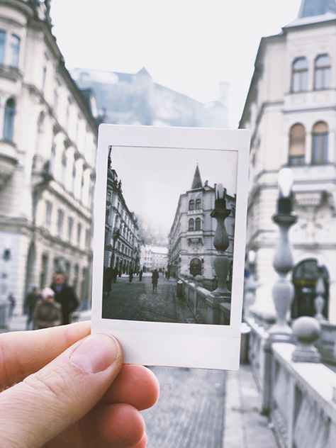 Repunzal Tangled, Instax Aesthetic, Poloroid Pictures Ideas, Tangled Aesthetic, Instant Photo Camera, Travel Journal Ideas, Blur Picture, Camping Sauvage, Instax Mini 9