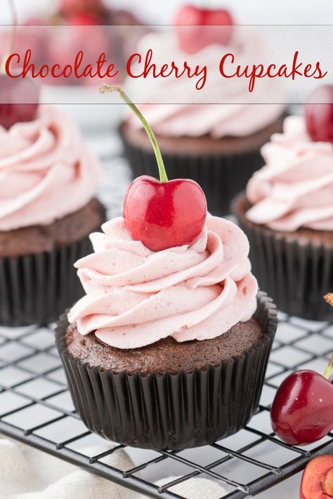 cherry dessert recipe with cherry buttercream and chocolate cupcake Cherry Frosting Recipe, Cherry Buttercream Frosting, Cherry Cupcakes Recipes, Coke Cupcakes, Cherry Buttercream, Chocolate Cherry Cupcakes, Fruits Recipes, Cuppy Cake, Recipes Deserts