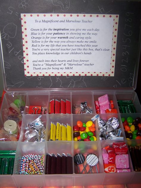 Teacher gift - candy box! Must remember this for any candy loving teachers down the road. Good gift to bring on conference night! Crafty Gifts, Teacher Appreciation Week, Gifts For Teachers, Appreciation Gifts, School Gifts, Teacher Appreciation Gifts, School Teacher, Thank You Gifts, Homemade Gifts