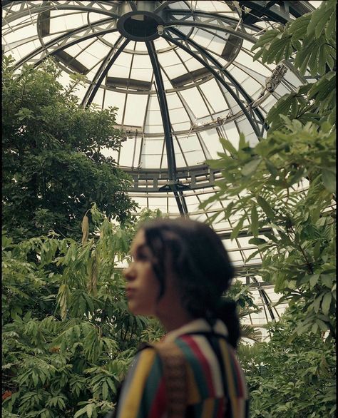 GARDENS & SEEDS on Instagram: “🌱 @johnnyhomemovies  #gardensandseeds” Bio Dome, Botanical Garden Photo Shoot, Portra 400 Film, Shotting Photo, Senior Photoshoot, Garden Pictures, Garden Photography, Portra 400, Kew Gardens