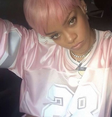 Rihanna with Pink Short hair Rihanna Looks, 2013 Swag Era, Rihanna Riri, Rihanna Style, Bad Gal, Rihanna Fenty, Fav Celebs, Star Girl, Of Ideas