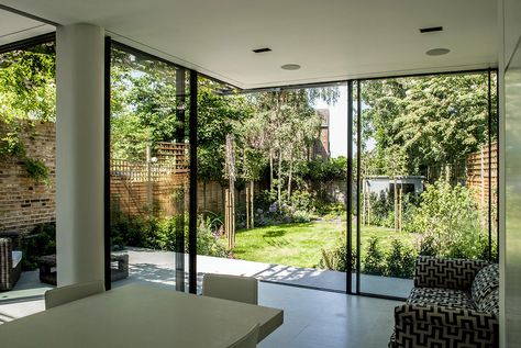 Contemporary Extension using Open Corner Minimal Windows Corner Interior Design, Doors Room, Minimal Windows, Corner Door, Aluminium Sliding Doors, Glass Extension, Corner Window, Sliding Door Systems, House Extension Design