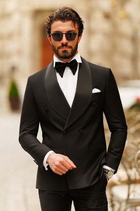 Tiny Dorm Room, Tailored Suits For Men, Wedding Suits Men Black, Black Tie Attire, Double Breasted Tuxedo, Suit Stores, Slim Fit Suit Men, Party Jackets, Dress Suits For Men