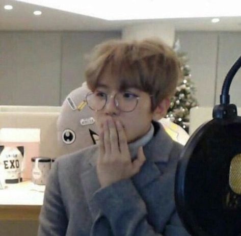 Baekhyun Reaction Pic, Exo Reaction Pics, Exo Meme Face, Exo Meme, Exo Funny, Exo Memes, Kim Jongdae, Kpop Meme, Funny Kpop Memes