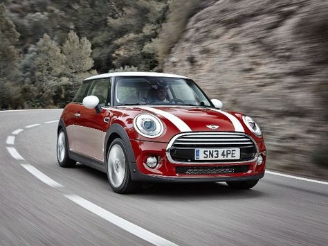 Zigwheels.com: 2015 Mini Cooper: In pictures! Jaguar Auto, New Mini Cooper, Cooper Car, Mini Copper, Mini Coopers, John Cooper Works, Car Purchase, Bmw Mini, Mini Countryman