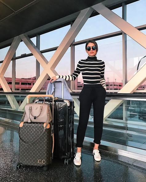 JUSTINENATINO Fashion Travel Outfit, Outfit Chic, Travel Outfits, Paris Outfits, Outfit Trends, Trik Fotografi, Casual Chic Outfit, Looks Chic, 가을 패션