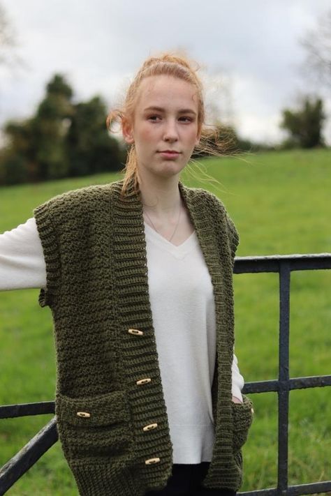 Easy Crochet Vest, Crochet Vest Outfit, Crochet Vest Pattern Free, Waistcoat Pattern, Crochet Blouse Pattern, Crochet Waistcoat, Crochet Sweater Vest, Vest Pattern Free, Vest Crochet