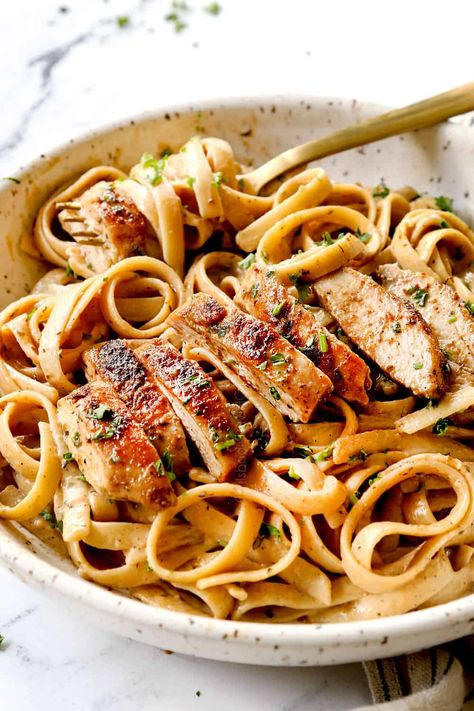 Blackened Chicken Alfredo with the BEST Chicken (+Video) Homemade Chicken Alfredo Sauce, Chicken Linguini, Alfredo Sauce With Milk, Blackened Chicken Alfredo, Chicken Alfredo Sauce, Homemade Chicken Alfredo, Pasta Recipes Alfredo, Chicken Alfredo Recipes, Chicken Alfredo Pasta